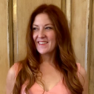 Headshot photo of Laura Hughes